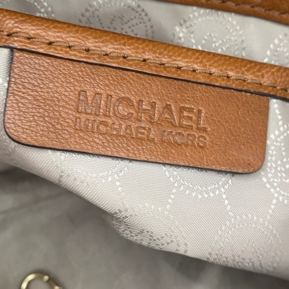 Michael Kors Vanessa Leather Shoulder Bag in Luggage /Tan - Picture 15 of 15